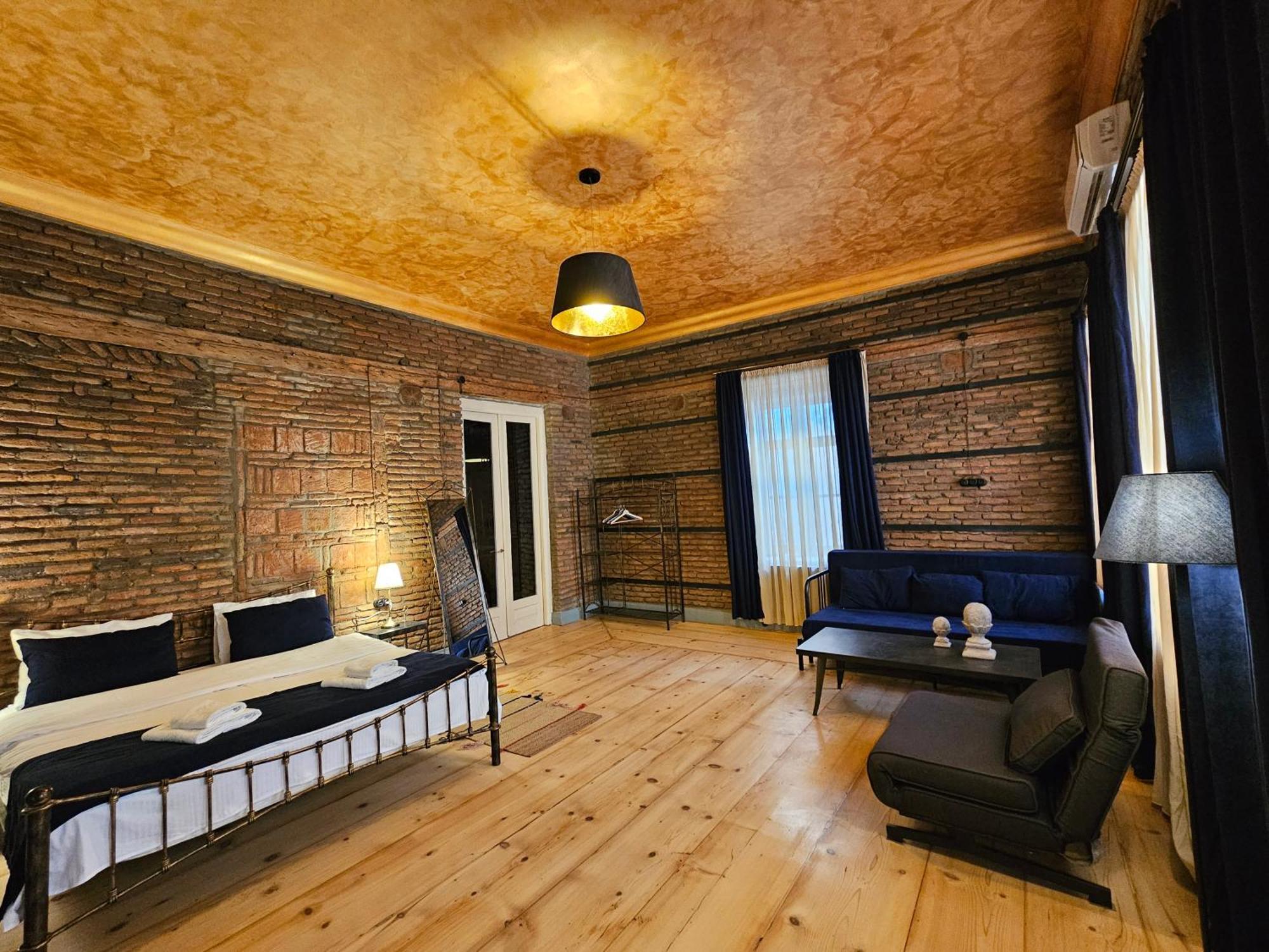 Old Gold Apartment Tbilisi Exterior photo